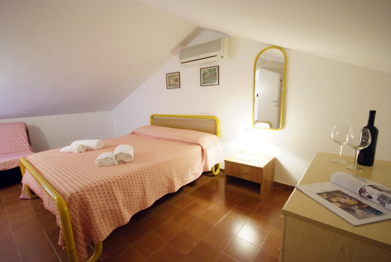 Residence Sud Est Porto Azzurro Ngoại thất bức ảnh