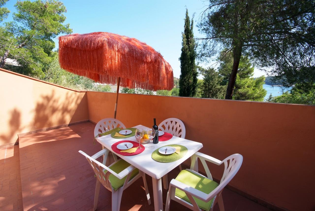 Residence Sud Est Porto Azzurro Ngoại thất bức ảnh