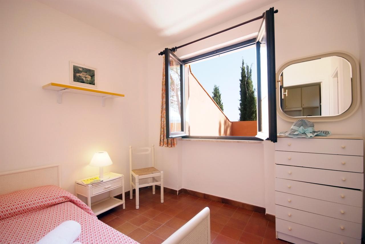 Residence Sud Est Porto Azzurro Ngoại thất bức ảnh