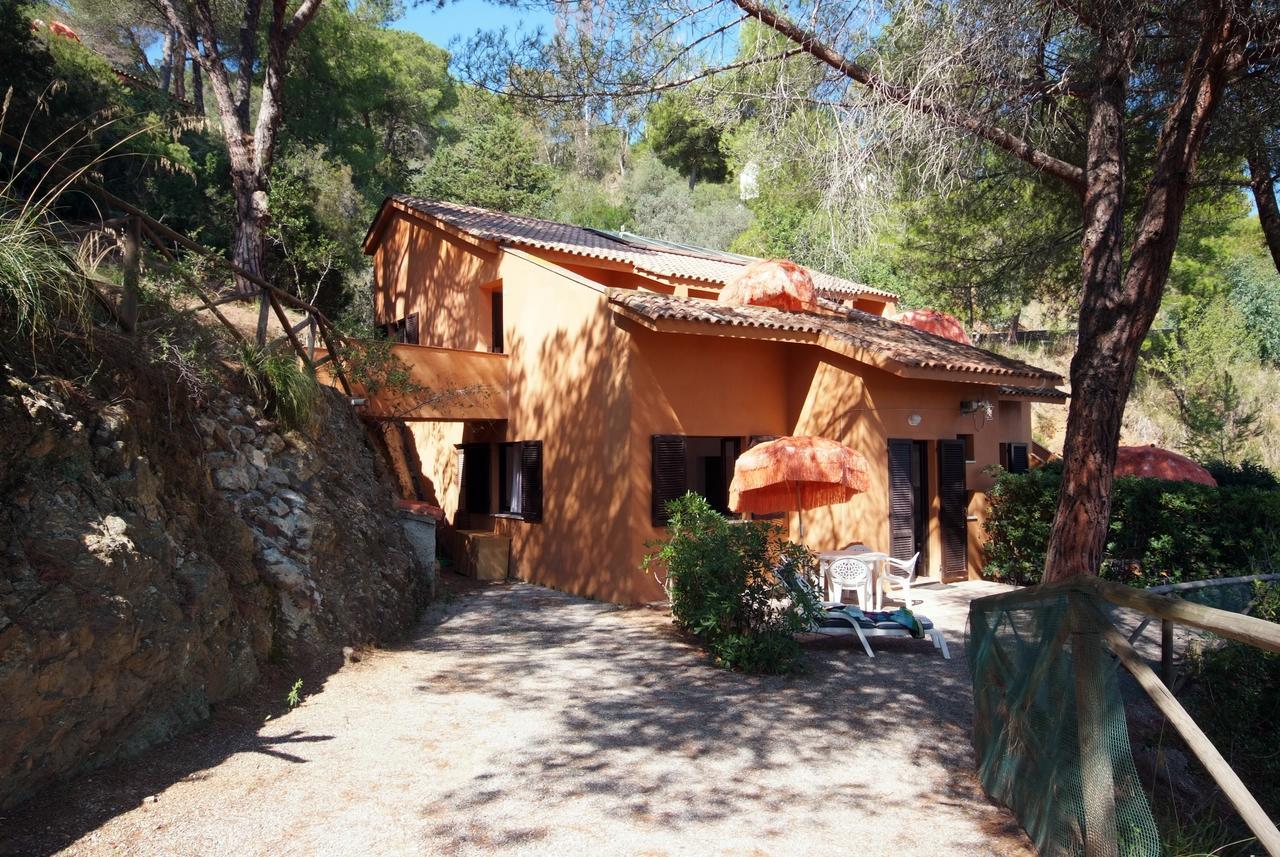 Residence Sud Est Porto Azzurro Ngoại thất bức ảnh