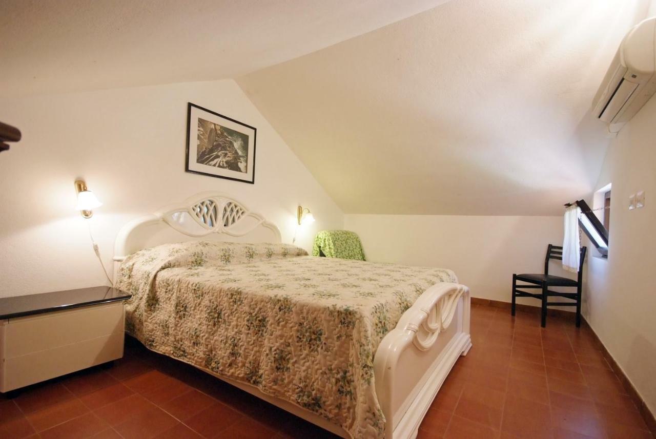 Residence Sud Est Porto Azzurro Ngoại thất bức ảnh